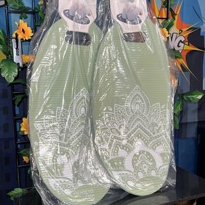 New Two Apana Luxe Yoga Knee Mat Double Sided 1/2" Thick